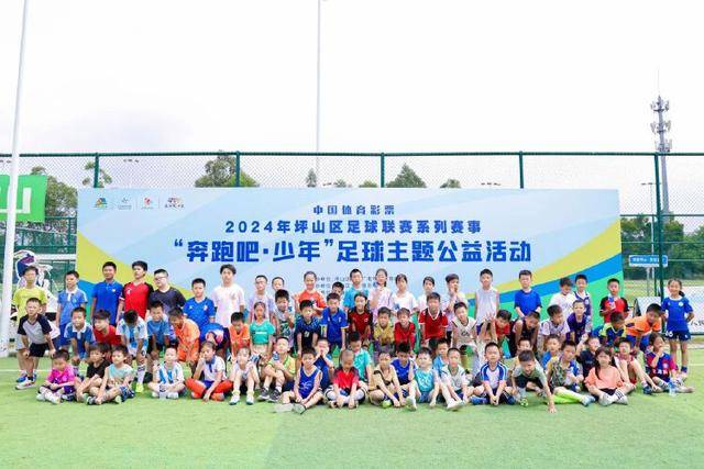 斯图尔特26+7美国女篮力克比利时 梅斯曼24分